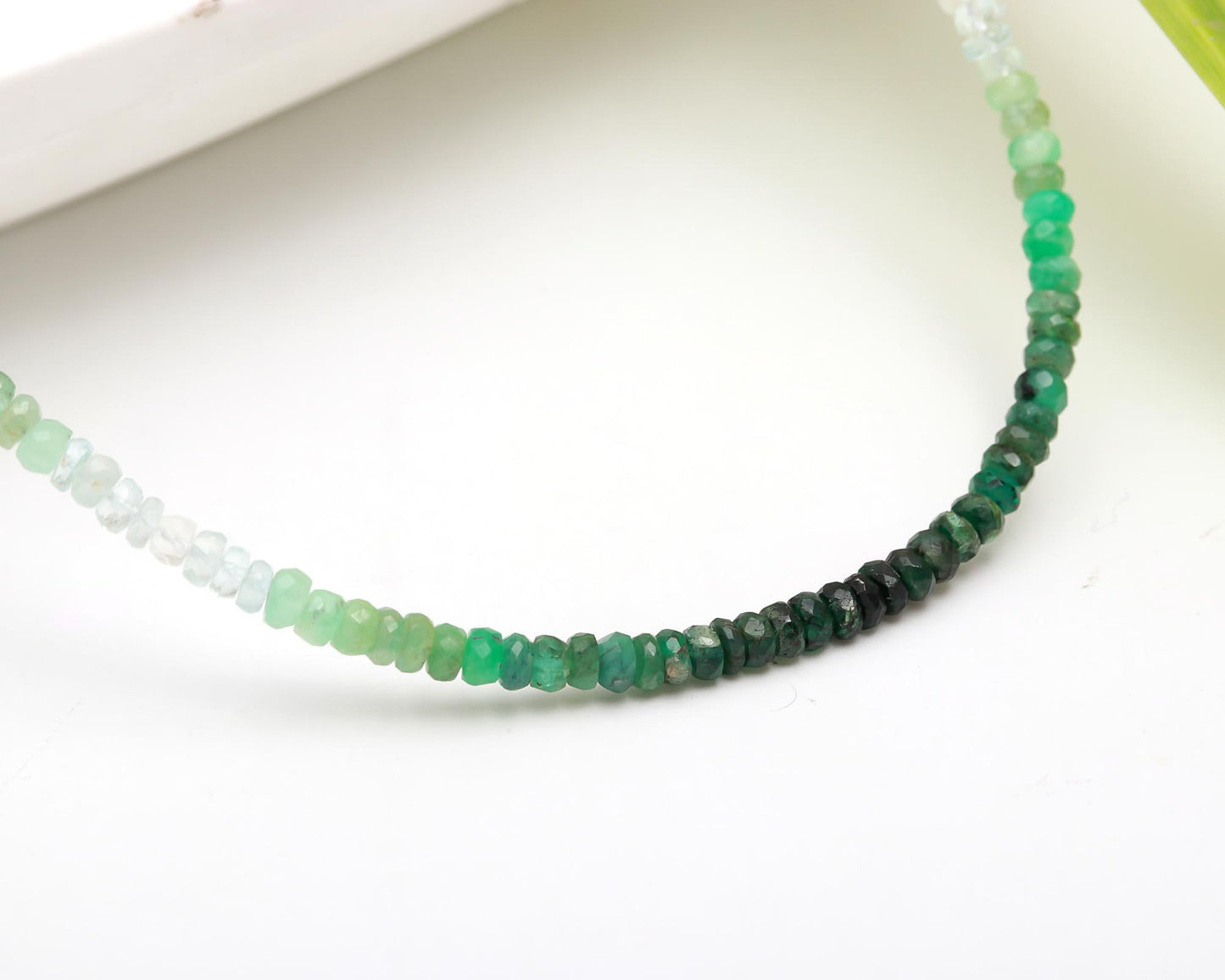 Emerald Shaded Necklace 3 - 4 mm