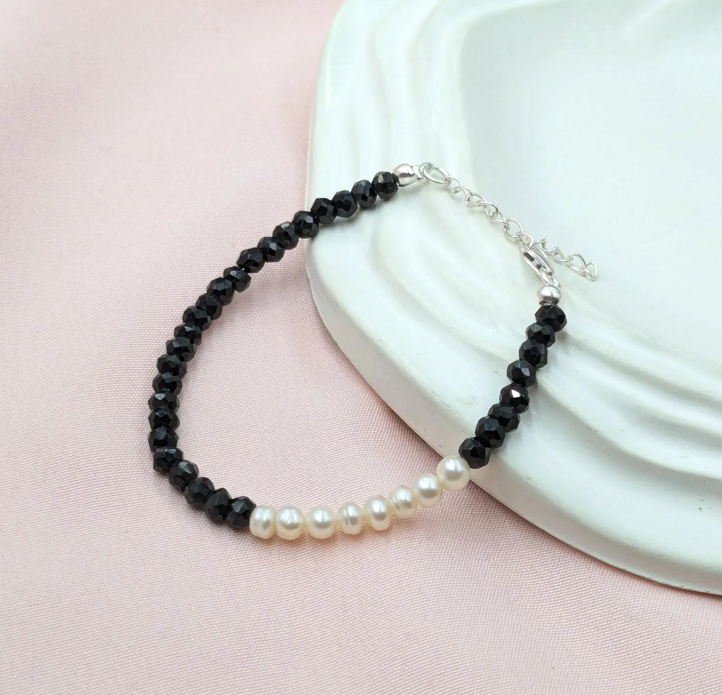 Black Spinel & Freshwater Pearl Bracelet