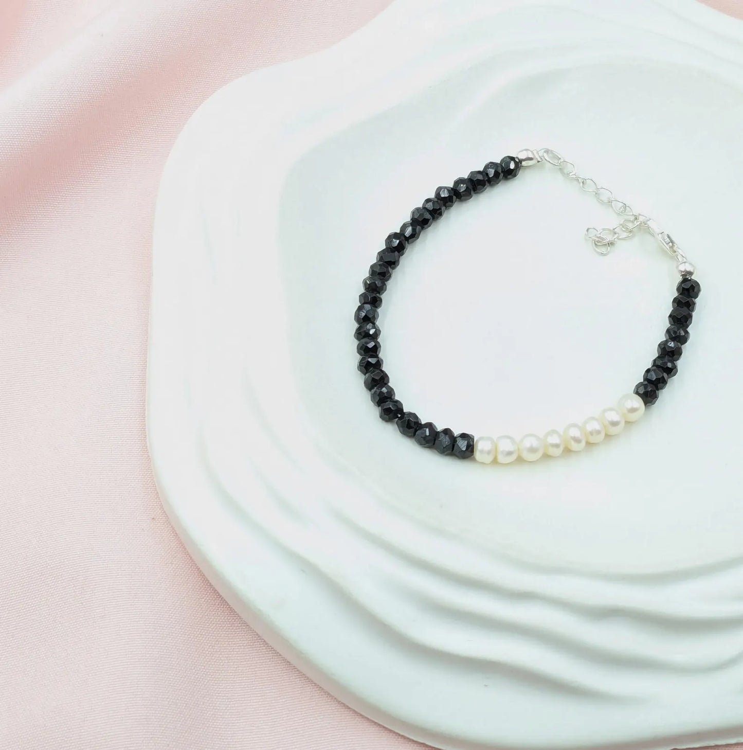 Black Spinel & Freshwater Pearl Bracelet
