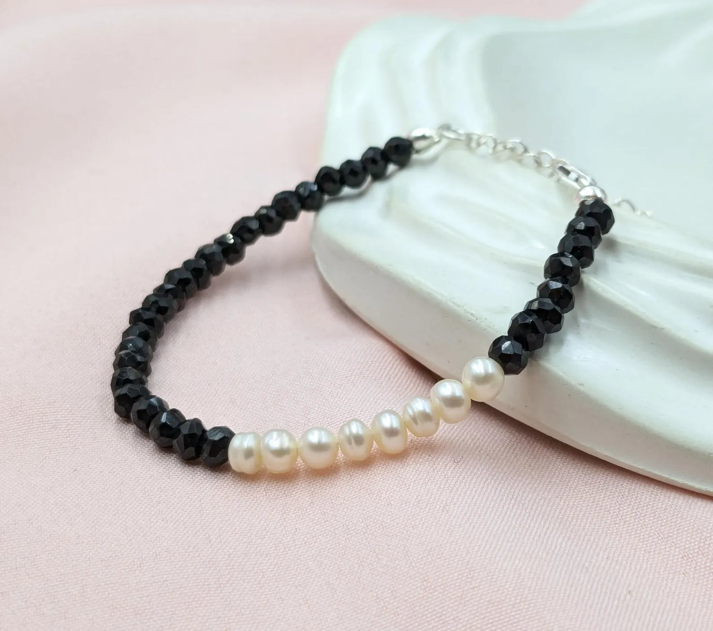 Black Spinel & Freshwater Pearl Bracelet