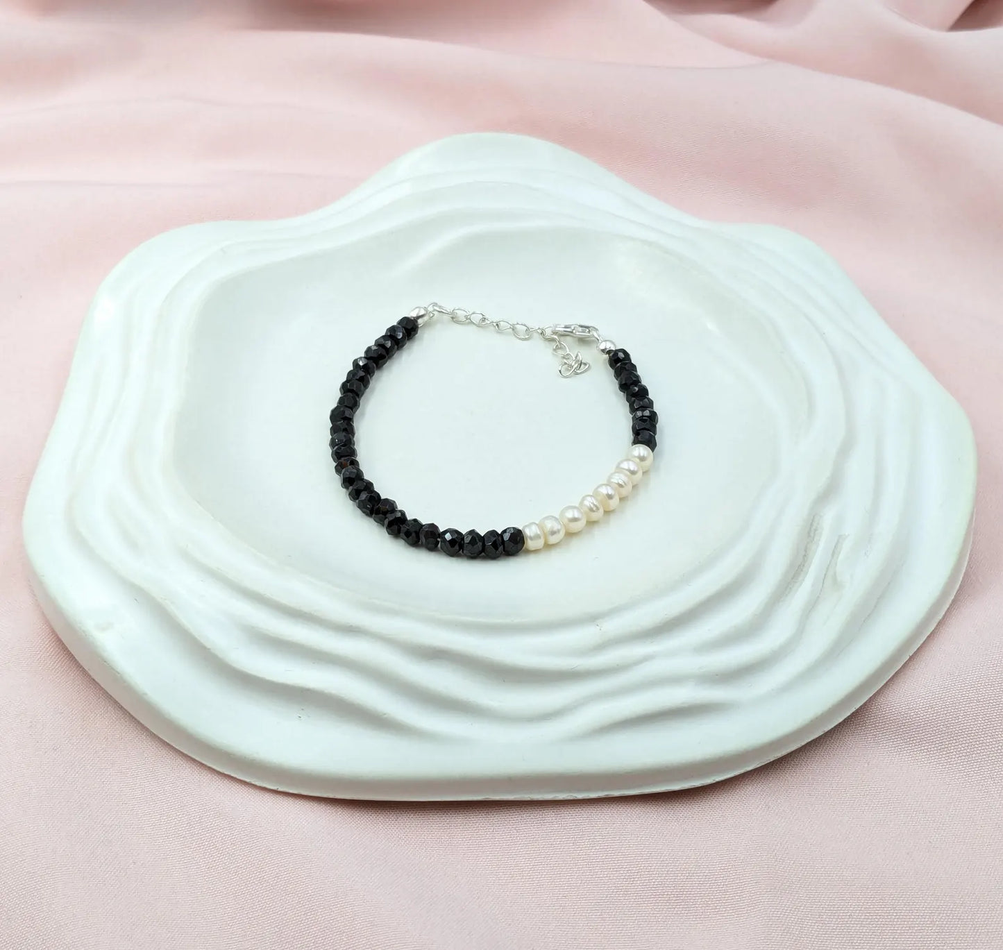 Black Spinel & Freshwater Pearl Bracelet