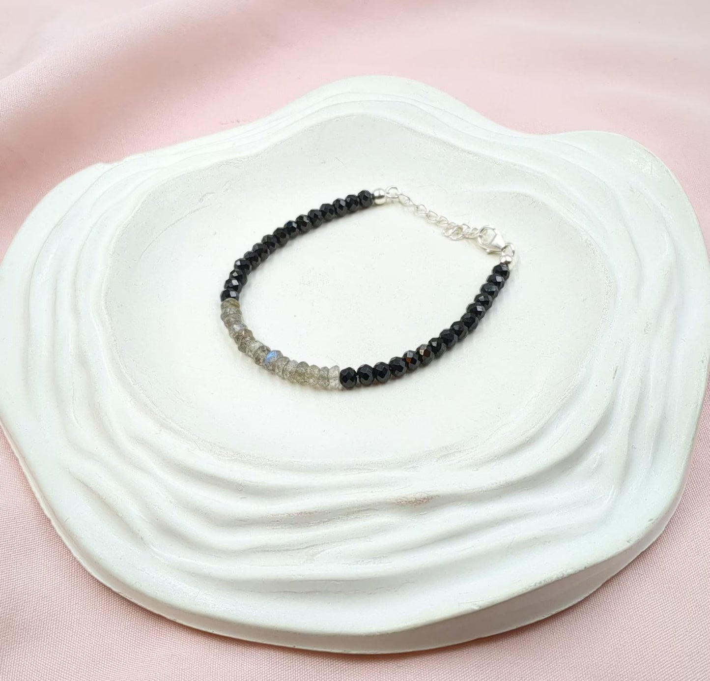 Black Spinel & Blue Flashy Labradorite Beaded Bracelet