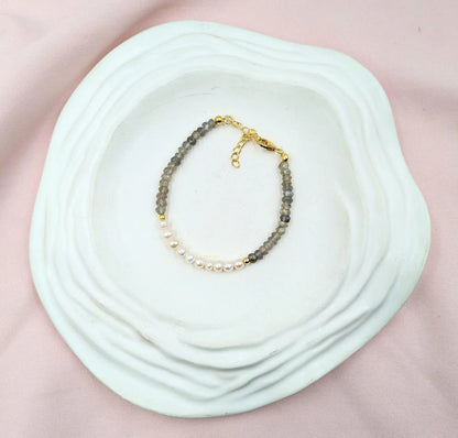 Blue Flash Labradorite & Natural Pearl Bracelet
