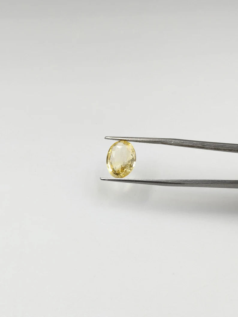 Yellow Sapphire Loose Gemstone Faceted Oval Yellow Sapphire 10 x 12 mm Loose